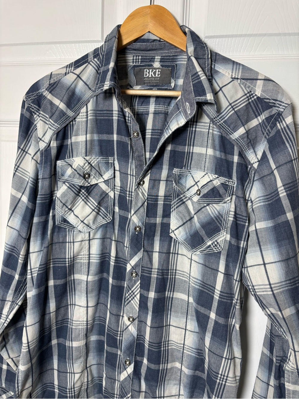 BKE Long Sleeve Button Up Shirt Men's Size Large Plaid Athletic Fit Western Blue - Picture 4 of 9